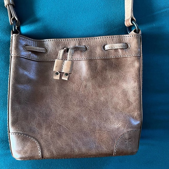 Frye Bag Melissa Drawstring Bucket Brown Leather Bag NWT - Picture 2 of 6